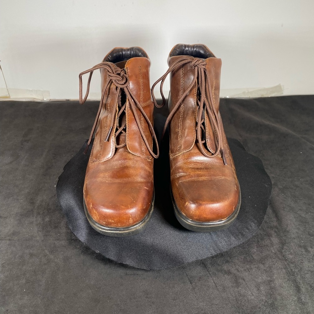 Classic Women’s 8 Used Earth Shoe